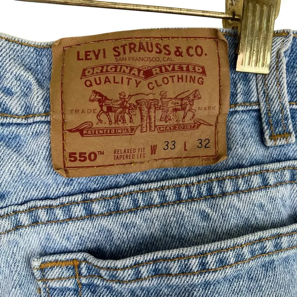 Vintage 90s Levi’s 550 Jeans Relaxed Fit Tapered Leg Light Wash Denim Casual
